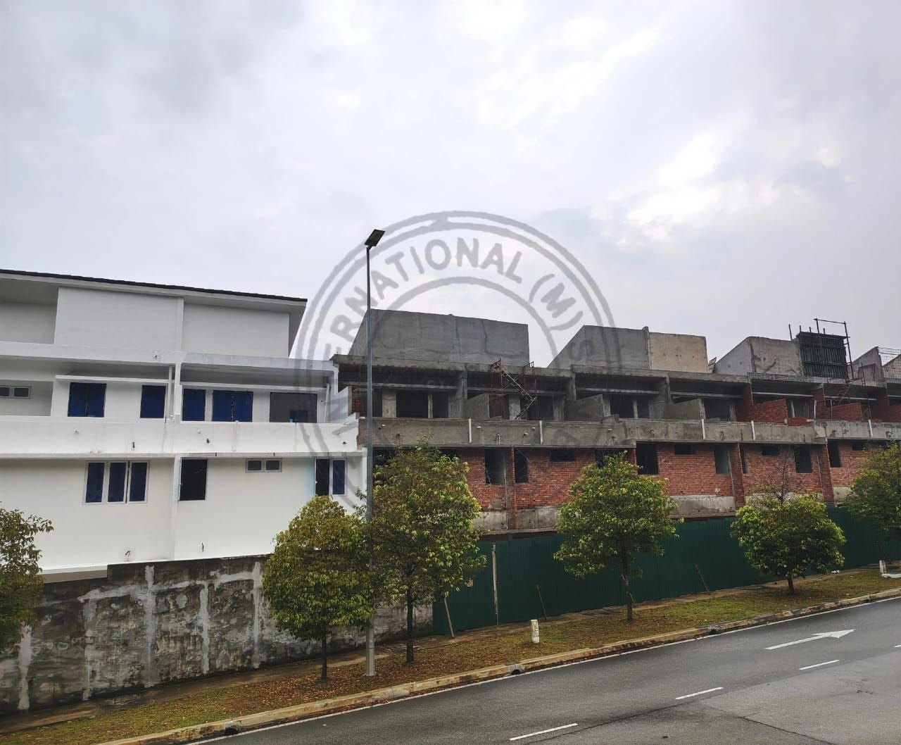 Pemandangan Jalan Hadapan Tapak